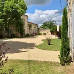 Domaine Des Monges 4* Saint-Seurin-de-Prats