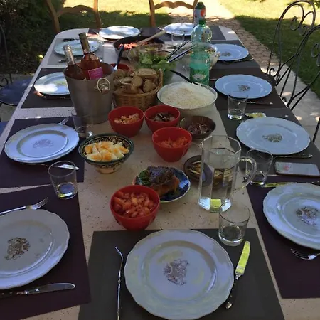 לינה וארוחת בוקר Domaine Des Monges Saint-Seurin-de-Prats