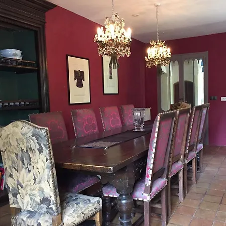 Domaine Des Monges فندق مبيت وإفطار 4*