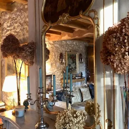 Domaine Des Monges Bed & Breakfast *