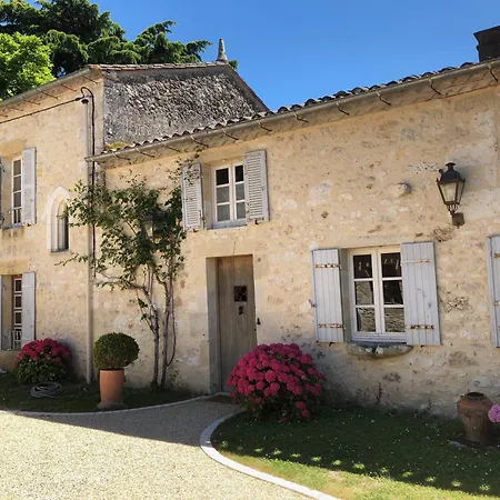 Domaine Des Monges 4* Saint-Seurin-de-Prats