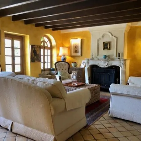 Bed & Breakfast Domaine Des Monges 4*
