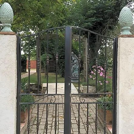 Domaine Des Monges Bed & Breakfast