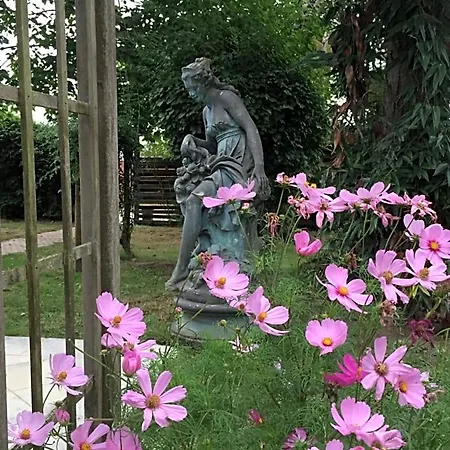 Domaine Des Monges Bed & Breakfast