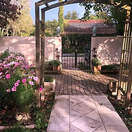 Domaine Des Monges 4*