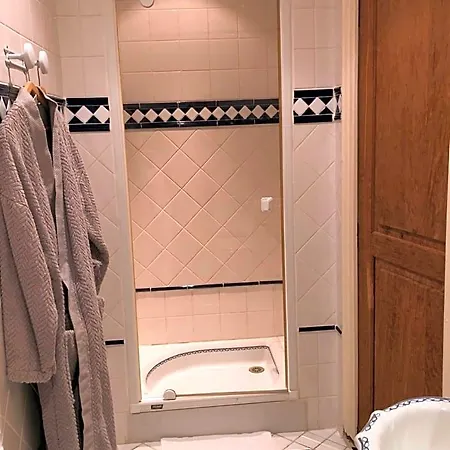 Bed & Breakfast Domaine Des Monges 4*
