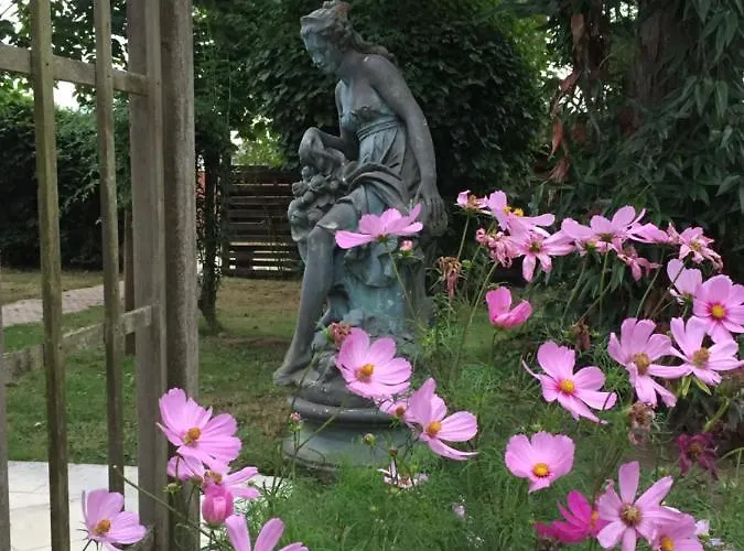 Domaine Des Monges Bed & Breakfast