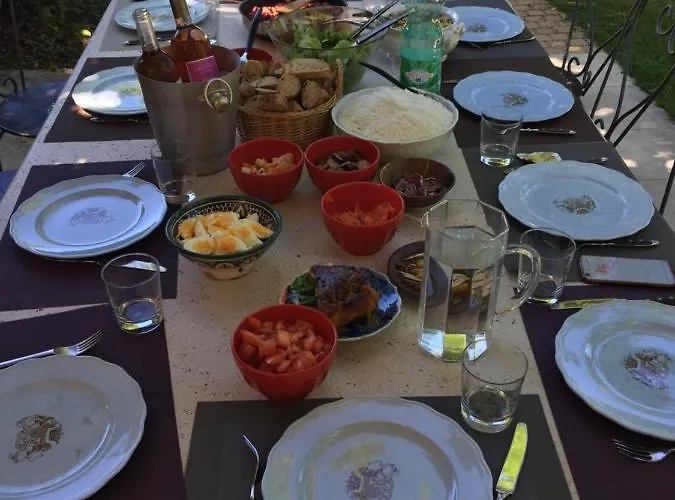 לינה וארוחת בוקר Domaine Des Monges Saint-Seurin-de-Prats