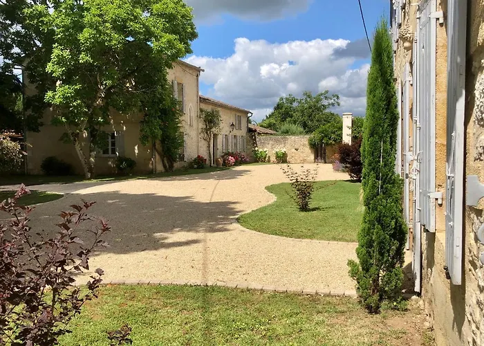 Domaine Des Monges 4* Saint-Seurin-de-Prats