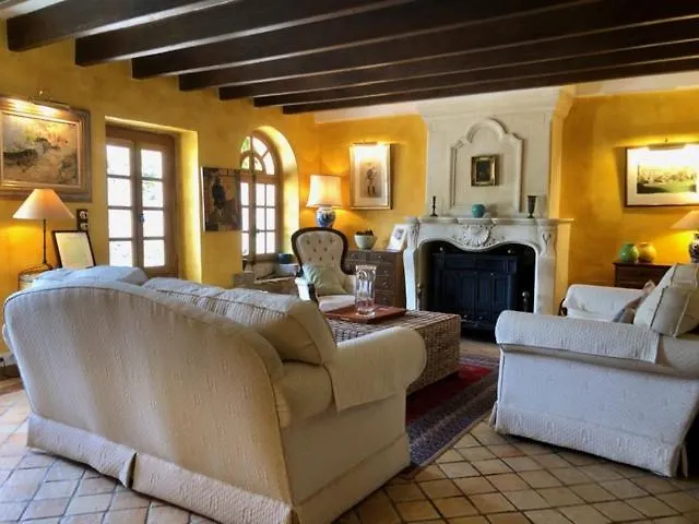 Couette-café Domaine Des Monges 4*